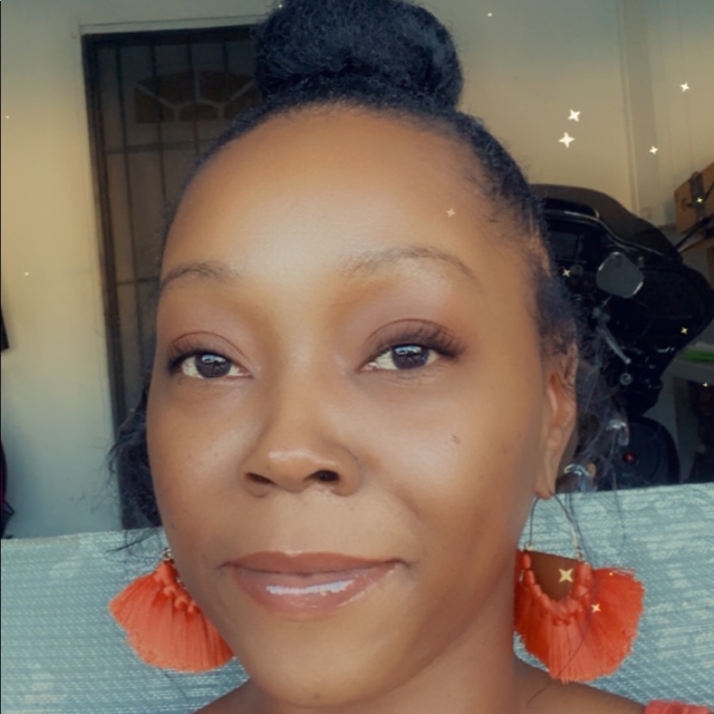 Meet your Posher, Candice
